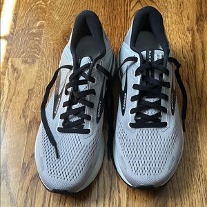 Men’s Brooks Gray and Black Adrenaline GTS 22 Shoes [mens 8 W/2E]
